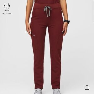 Figs Yola skinny scrub pants in XS, color burgundy